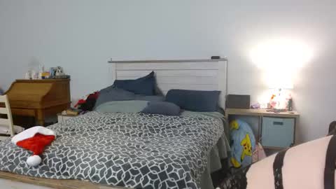 Snapshot of slytherinmylf23 chatting on 12-08-24, 02:39 Rachel Lawrence online show from 12-08-24, 02:39