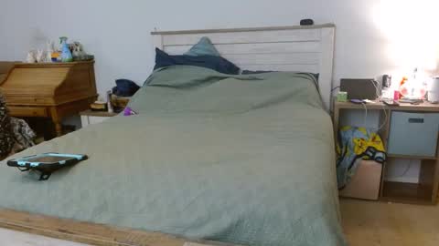 Snapshot of slytherinmylf23 chatting on 12-10-24, 02:38 Rachel Lawrence online show from 12-10-24, 02:38