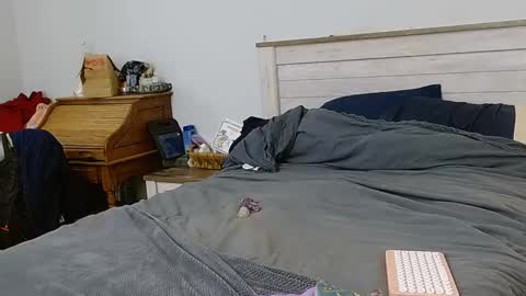 Snapshot of slytherinmylf23 chatting on 02-09-25, 03:00 Rachel Lawrence online show from 02-09-25, 03:00