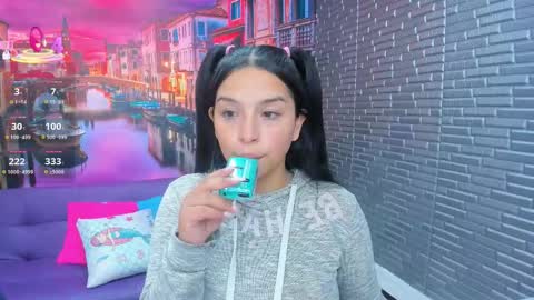 Snapshot of small__naughty chatting on 12-18-25, 01:50 Mariana Torres online show from 12-18-25, 01:50