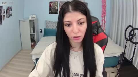 small_horny_girl online show from 10-29-25, 08:27