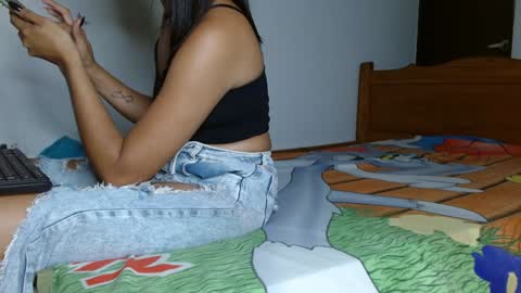 smallflorecita online show from 01-12-25, 07:53