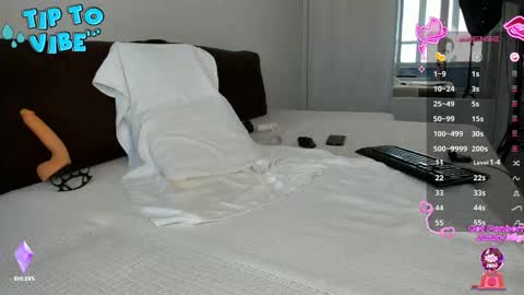 Snapshot of smallnipples chatting on 02-19-26, 05:58 Alex online show from 02-19-26, 05:58