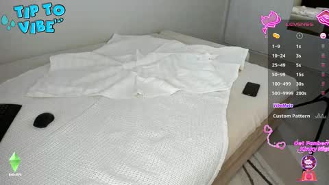 Snapshot of smallnipples chatting on 02-21-26, 08:26 Alex online show from 02-21-26, 08:26