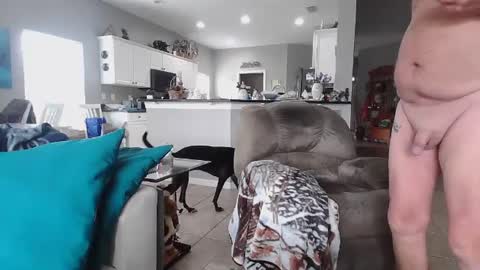 Snapshot of smallpenisbigtongue chatting on 12-27-24, 04:10 Daddy online show from 12-27-24, 04:10