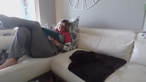 Snapshot of smallpenisbigtongue chatting on 01-05-25, 05:30 Daddy online show from 01-05-25, 05:30