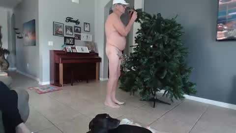 Snapshot of smallpenisbigtongue chatting on 01-05-25, 08:31 Daddy online show from 01-05-25, 08:31