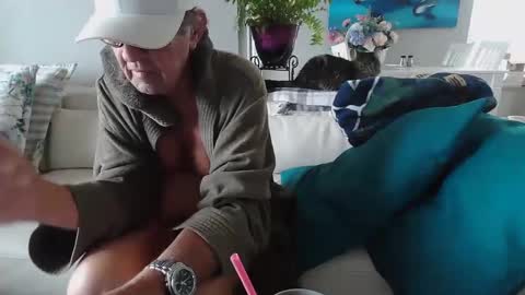 Snapshot of smallpenisbigtongue chatting on 01-11-25, 03:42 Daddy online show from 01-11-25, 03:42