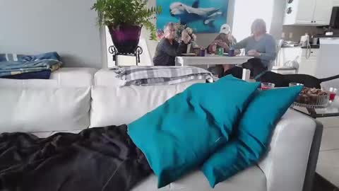 Snapshot of smallpenisbigtongue chatting on 01-14-25, 06:17 Daddy online show from 01-14-25, 06:17