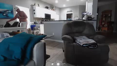 Snapshot of smallpenisbigtongue chatting on 01-23-25, 01:45 Daddy online show from 01-23-25, 01:45