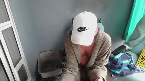 Snapshot of smallpenisbigtongue chatting on 02-03-25, 02:13 Daddy online show from 02-03-25, 02:13