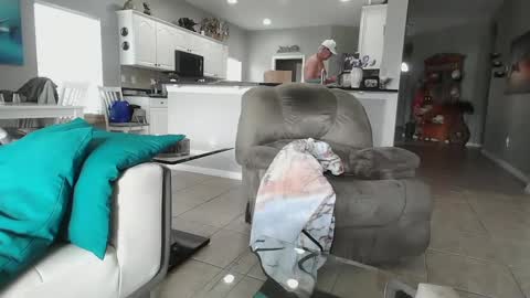 Snapshot of smallpenisbigtongue chatting on 02-05-25, 02:05 Daddy online show from 02-05-25, 02:05