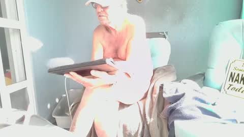 Snapshot of smallpenisbigtongue chatting on 02-05-25, 05:09 Daddy online show from 02-05-25, 05:09