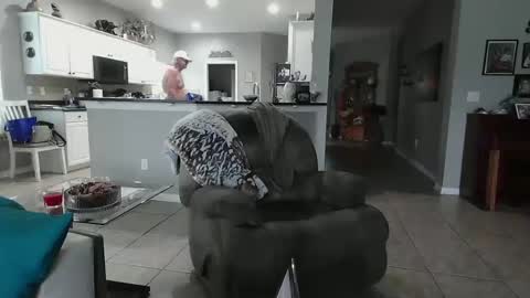 Snapshot of smallpenisbigtongue chatting on 02-14-25, 01:29 Daddy online show from 02-14-25, 01:29