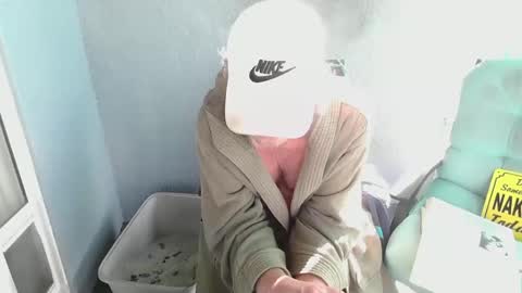 Snapshot of smallpenisbigtongue chatting on 02-18-25, 02:38 Daddy online show from 02-18-25, 02:38