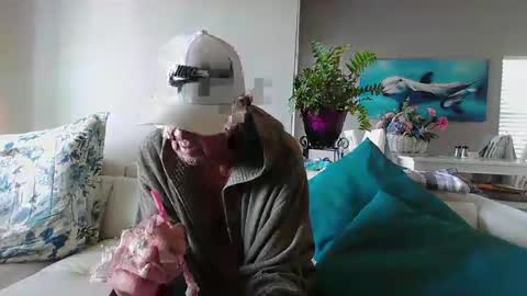 Snapshot of smallpenisbigtongue chatting on 02-23-25, 02:14 Daddy online show from 02-23-25, 02:14