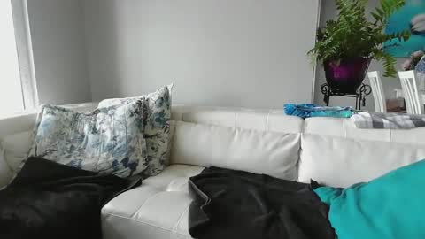 Snapshot of smallpenisbigtongue chatting on 02-27-25, 04:21 Daddy online show from 02-27-25, 04:21