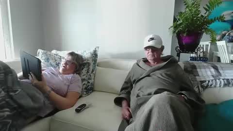 Snapshot of smallpenisbigtongue chatting on 03-06-25, 03:02 Daddy online show from 03-06-25, 03:02