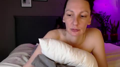 Snapshot of smalltittsbigsoul chatting on 02-16-25, 04:10 Anna no bbbbybybbabebyy just Anna. And dont call me mom please. online show from 02-16-25, 04:10