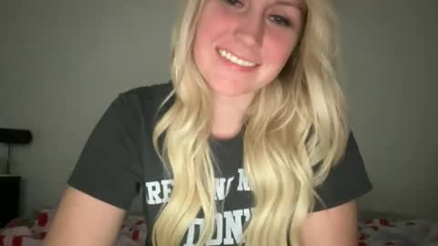 Snapshot of smexxii93 chatting on 02-12-26, 03:23 smexxii93 online show from 02-12-26, 03:23