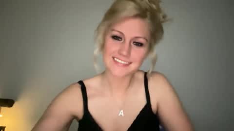 Snapshot of smexxii93 chatting on 02-13-26, 03:57 smexxii93 online show from 02-13-26, 03:57