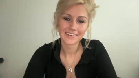 Snapshot of smexxii93 chatting on 02-13-26, 05:20 smexxii93 online show from 02-13-26, 05:20