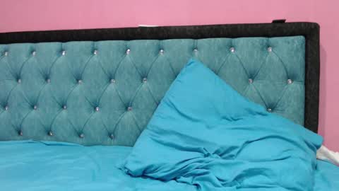 smile_cute_fox online show from 12-08-24, 08:41