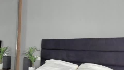 Bella online show from 10-25-25, 09:39