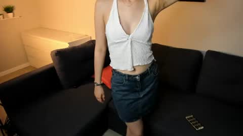 Snapshot of smilesviktoria chatting on 06-12-26, 02:05 Victoria online show from 06-12-26, 02:05