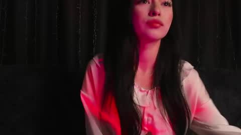 Snapshot of smilesviktoria chatting on 06-18-26, 09:30 Victoria online show from 06-18-26, 09:30