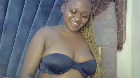 Snapshot of smiley_berry chatting on 10-05-25, 06:50 smiley_berry online show from 10-05-25, 06:50