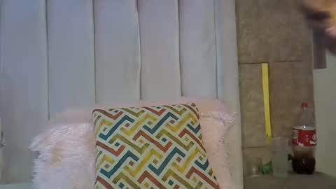 Snapshot of smiley_berry chatting on 10-18-25, 04:41 smiley_berry online show from 10-18-25, 04:41