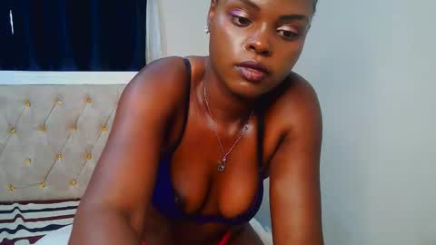 Snapshot of smiley_chocolate chatting on 02-18-26, 08:54 Smiley chocolate online show from 02-18-26, 08:54