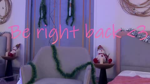 Mia online show from 12-31-24, 11:20