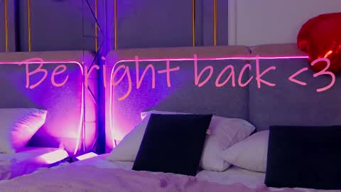 Mia online show from 02-16-25, 08:21