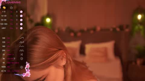 Mia online show from 09-23-25, 05:32