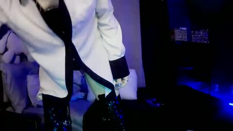 love bug online show from 09-29-25, 02:49