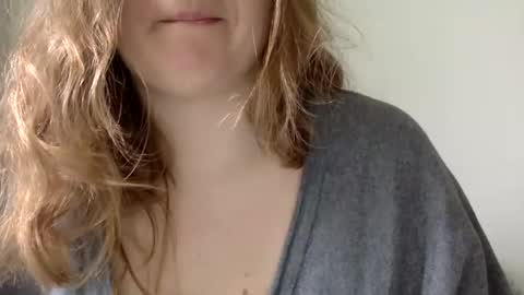 Snapshot of smokeshow3 chatting on 01-30-25, 06:32 smokeshow3 online show from 01-30-25, 06:32