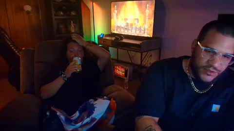 Snapshot of smokewithus2519 chatting on 10-21-25, 02:01 Come Smoke With Us online show from 10-21-25, 02:01