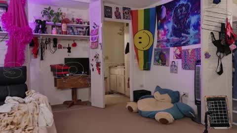 Big Dawg online show from 11-21-25, 03:05