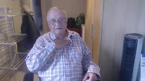 smoothmutton online show from 10-20-25, 01:11