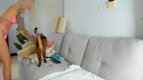 Mary online show from 12-13-24, 01:37