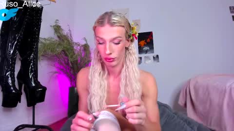   online show from 03-11-25, 09:48