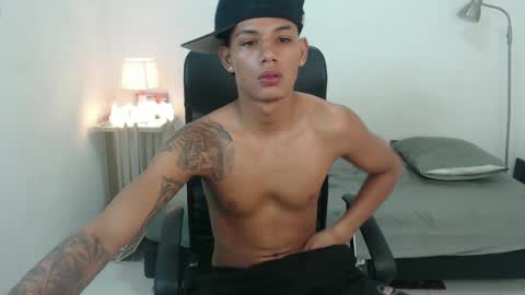 Snapshot of snak_master1 chatting on 10-03-25, 02:47 snak_master1 online show from 10-03-25, 02:47