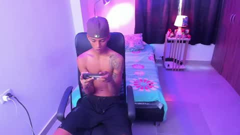 snak_master1 online show from 11-25-25, 03:01