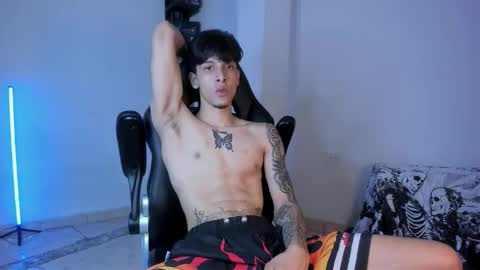 Snapshot of snakebutterfly chatting on 10-24-25, 09:28 snakebutterfly online show from 10-24-25, 09:28