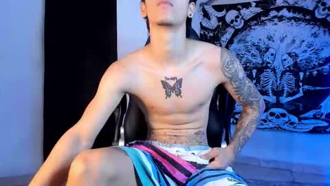 Snapshot of snakebutterfly chatting on 02-06-26, 04:43 snakebutterfly online show from 02-06-26, 04:43