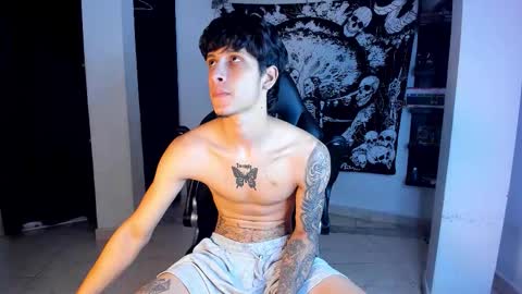 Snapshot of snakebutterfly chatting on 02-15-26, 04:53 snakebutterfly online show from 02-15-26, 04:53