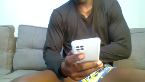 Snapshot of sneaky_link2 chatting on 12-12-24, 09:30 papi online show from 12-12-24, 09:30