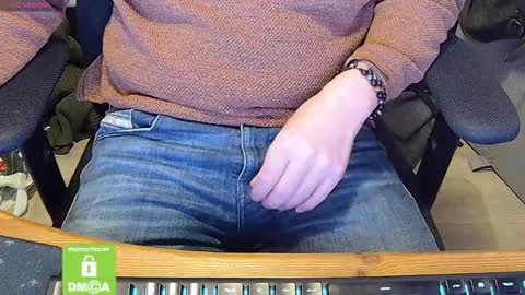 Sneakybill online show from 02-21-25, 10:59